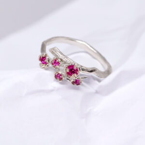Pierścionek Sakura, srebro, szafir różowy